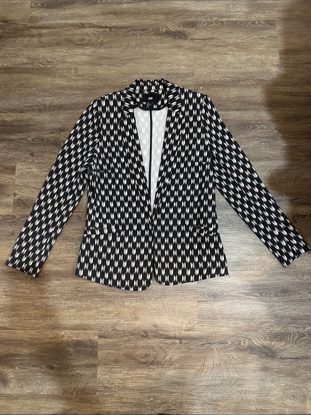 H&M Black and White Geometric Blazer